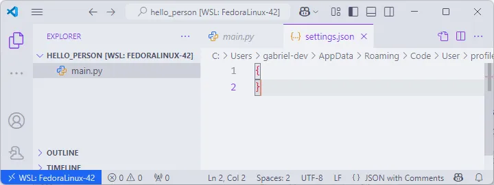 Arquivo de configurações do perfil "Python" aberto no Visual Studio Code. O conteúdo é vazio.