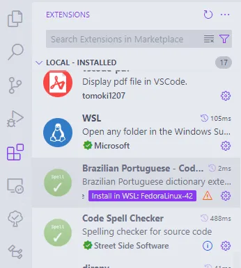Seção de extensões do visual Studio Code, em que se vê a extensão "WSL" instalada e sua descrição breve. Também se vê a extensão "Brazilian portuguese - Code Spell Checker" desabilitada, na qual aparece um botão escrito "Install in WSL: FedoraLinux-42".