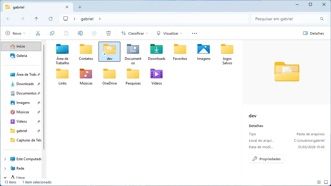 Explorador de Arquivos do Windows aberto na pasta do usuário, em que se exibe a pasta "dev" com um ícone de atalho.