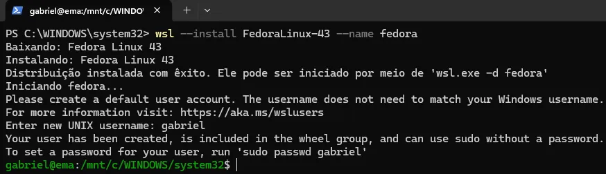 Terminal do Powershell, em que são exibidas a mensagens da instalação do WSL. O prompt de criação de usuário foi preenchido como "gabriel".