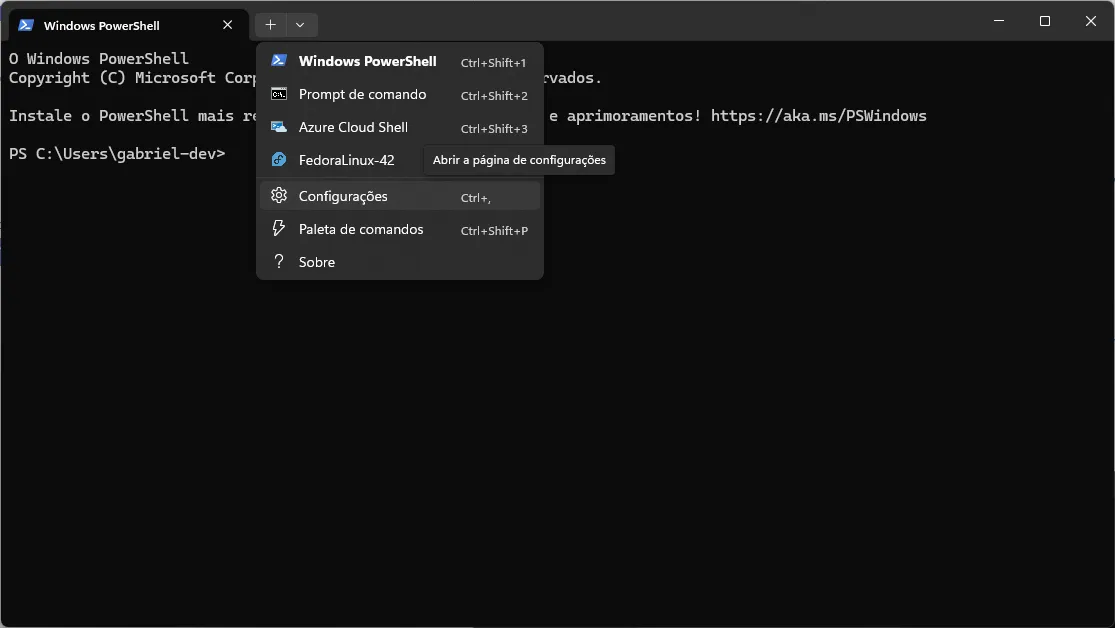 Janela do Windows Terminal, em que foi selecionado o botão de abrir o menu de contexto para abrir um novo perfil ou as configurações.