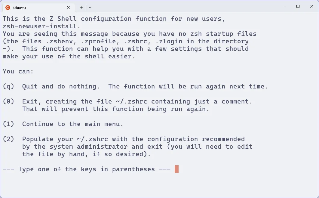 Terminal do Ubuntu WSL com texto de boas-vindas do Zsh. São apresentadas quatro opções de configuração: (q) sair sem criar o arquivo de configuração, (0) criar um arquivo de configuração vazio, (1) continuar para o menu e (2) criar um arquivo com as configurações recomendadas.